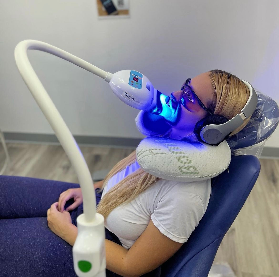 Smile Perfected™ Chairside Whitening Light